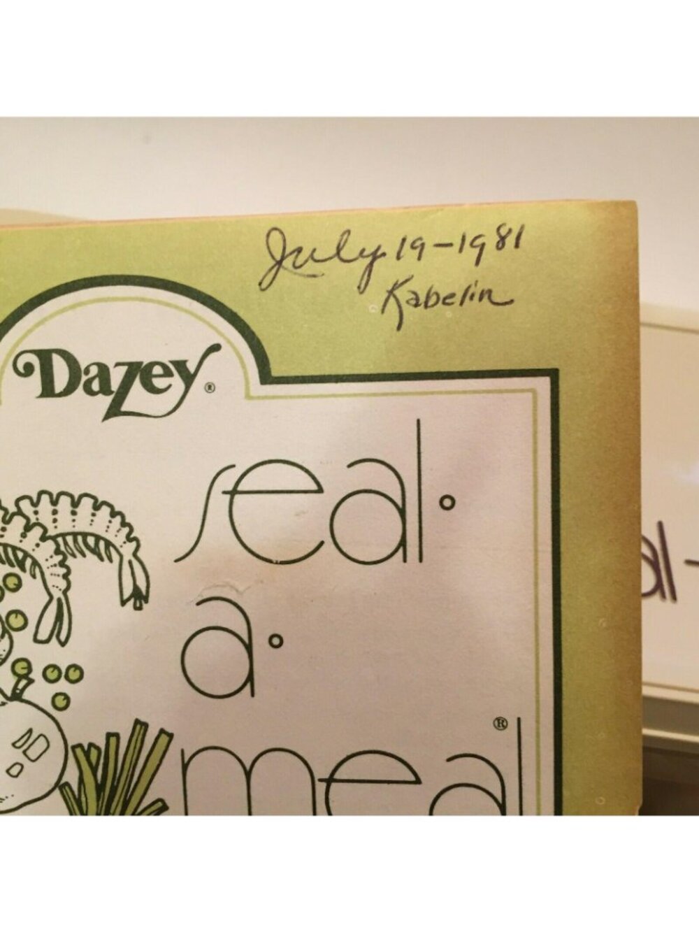 Vtg Dazey Seal A Meal 2 SAM Vacuum Sealer Food Preserver Recipe Book Instruction - Picture 3 of 9